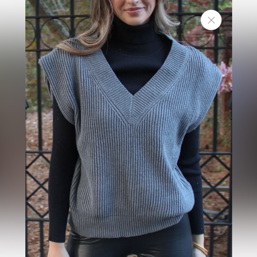 NWT Boutique Gray Sweater